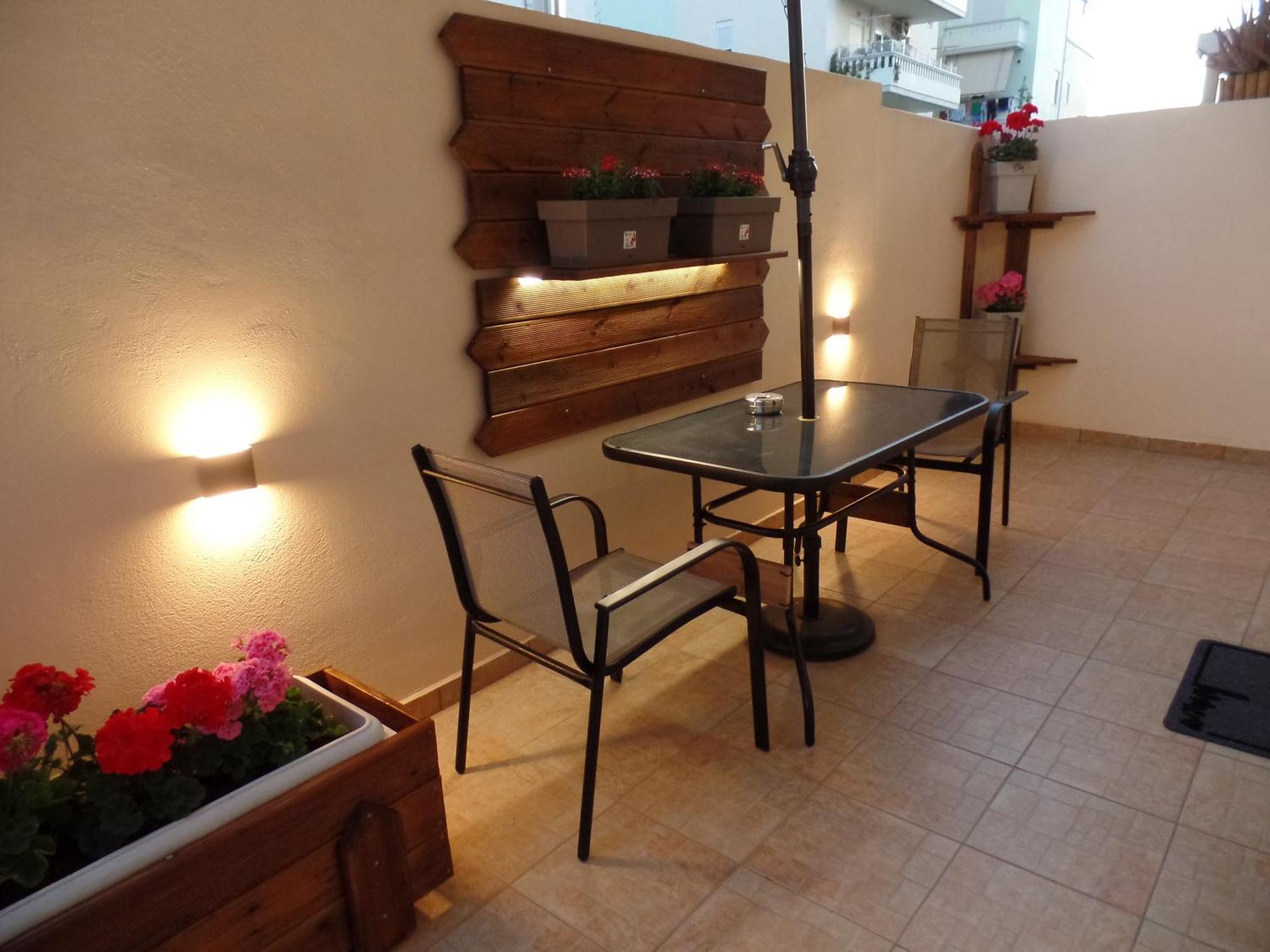 Ellis Home With Private Entrance And Nice Veranda 干尼亞 外观 照片